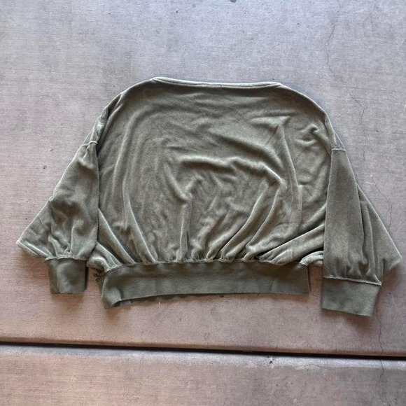 Women's Cropped Vintage Nike Sweatshirt - Picture 2 of 3